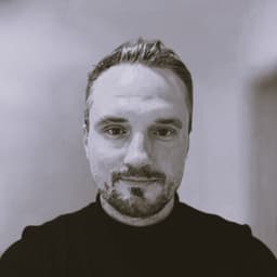 Linus - Co-Founder & CMO/Tech